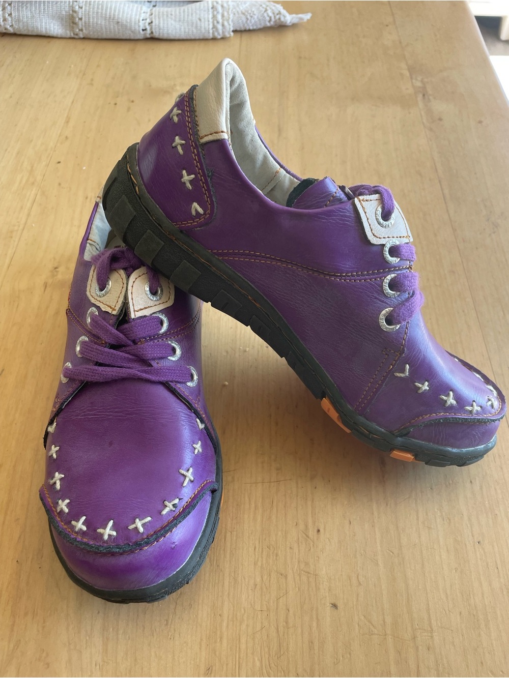 TMA Eyes Time purple leather shoes